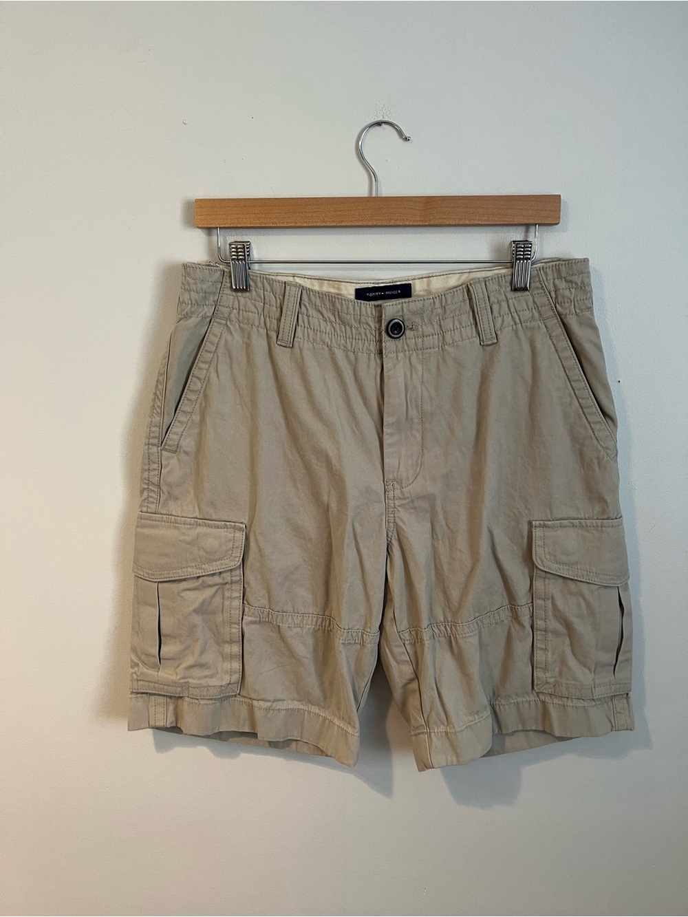 Tommy Hilfiger Men's Khaki Cargo Shorts 32